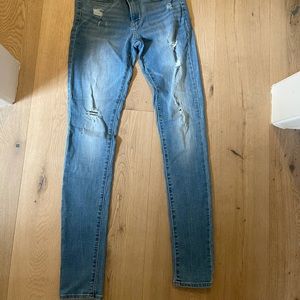 Levi’s 711 Skinny Jeans
